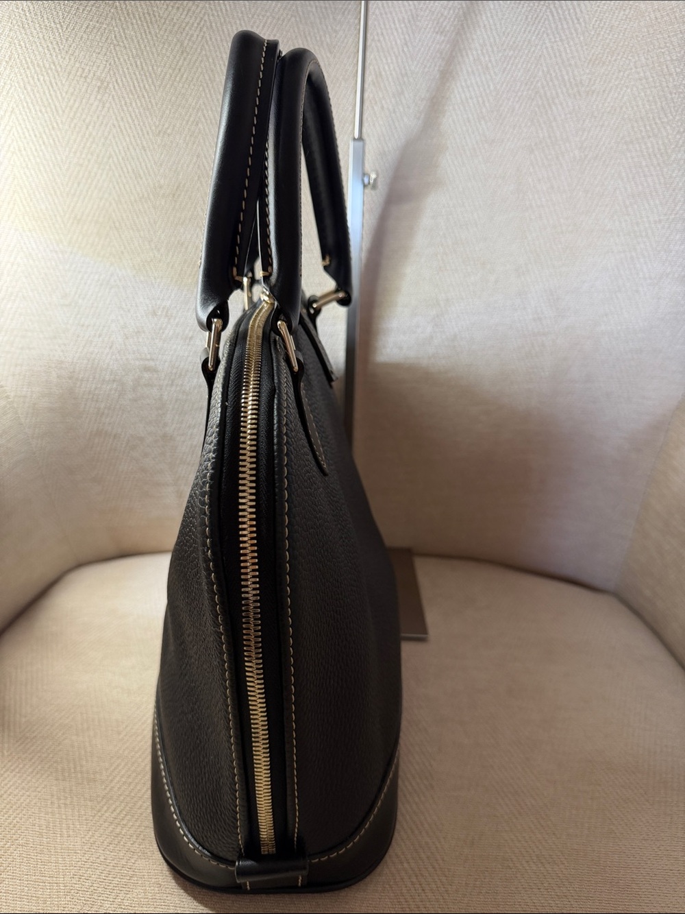 Dooney & Bourke Black Pebbled Leather Dome Satchel with Gold Hardware NWOT - Picture 5 of 13